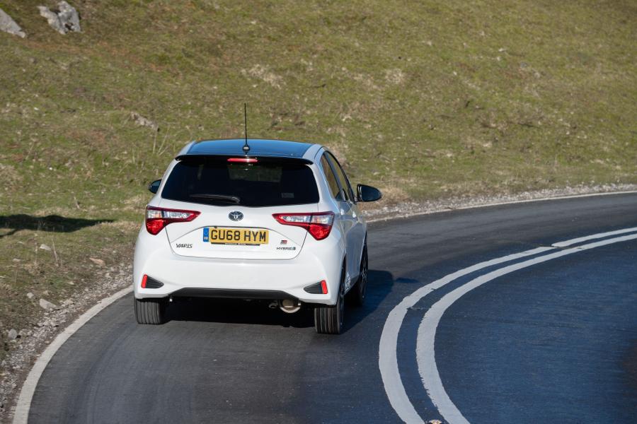  Toyota Yaris Hybrid GR Sport 2019 года  (UK) (фото 16 из 40)